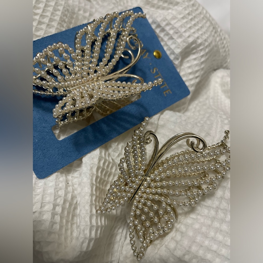 Stunning Pearl & Gold Butterfly Hair Claw Clamps